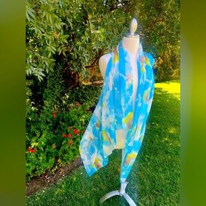 Vibrant Blue Floral Top 🌷Scarf